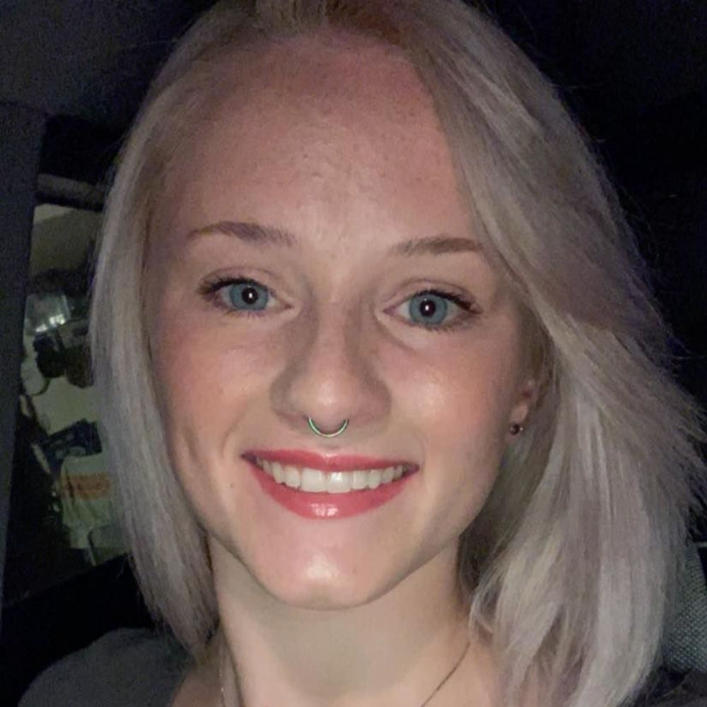 Meet your Posher, Alyssa